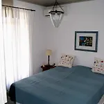 Emelia Οτζιάς
